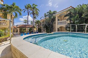 Cozy 1br1ba w Balcony Pool in Great Location