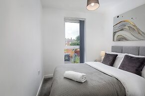 House - Sleeps 10 - Parking - Wifi