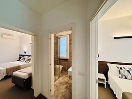 HOTEL NOIR