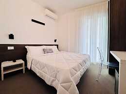 HOTEL NOIR