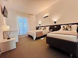 HOTEL NOIR