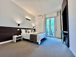 HOTEL NOIR
