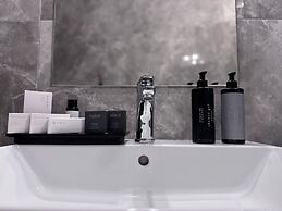 HOTEL NOIR