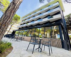 HOTEL NOIR