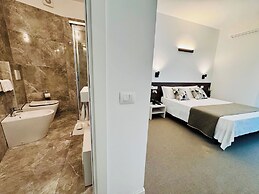 HOTEL NOIR