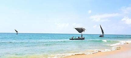 Sunset Villa - Luxury Beachfront Villa with Private Pool by Karula San