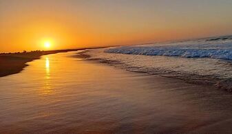 Sunset Villa - Luxury Beachfront Villa with Private Pool by Karula San