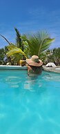 Sunset Villa - Luxury Beachfront Villa with Private Pool by Karula San