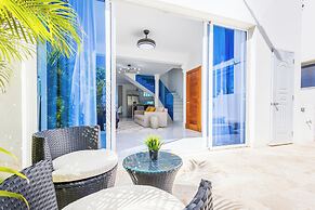 3-BR Villa with Pool & Rooftop Jacuzzi