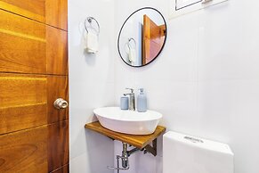 3-BR Villa with Pool & Rooftop Jacuzzi