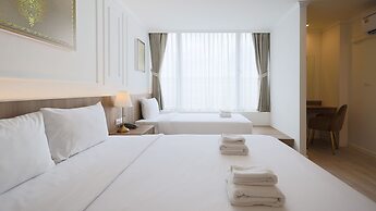 B2 Grand Nimman Premier Hotel