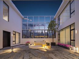 Shangri-La's Three Seasons Resort