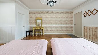 Taean Vintage House Pet-friendly Pension