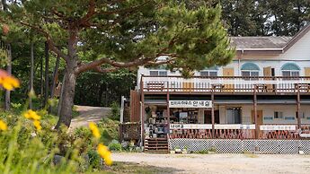 Taean Vintage House Pet-friendly Pension