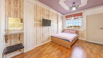 Taean Vintage House Pet-friendly Pension