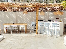 harbor Surf Hotel