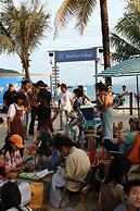harbor Surf Hotel
