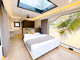 harbor Surf Hotel