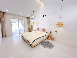 harbor Surf Hotel