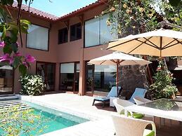 Aomi Villa