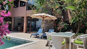 Aomi Villa