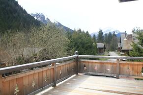 Apartment With Parking in Chatel