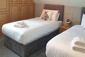 Overlooking Carlingford Lough Modern and Spacious!