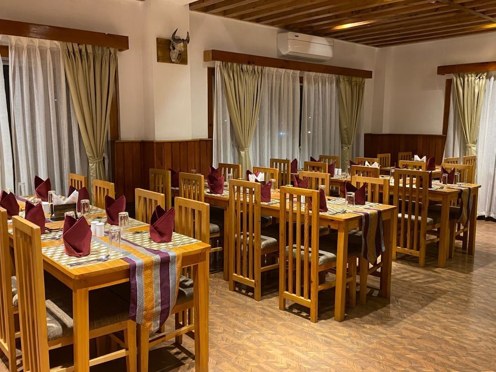 Hotel Classic Wood