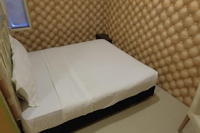 LOUISE HOTEL