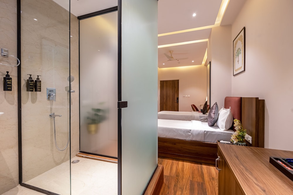 Saltstayz Premier - Mohali Chandigarh