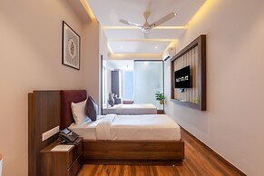 Saltstayz Premier - Mohali Chandigarh