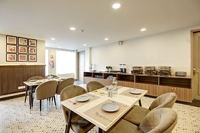 Saltstayz Select - Golf Course Road & Sector 27