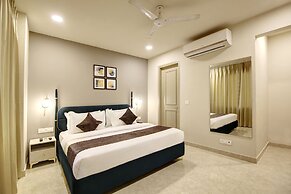 Saltstayz Select - Golf Course Road & Sector 27