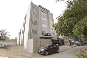 Saltstayz Select - Golf Course Road & Sector 27