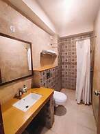 The Angel Hotel And Suites