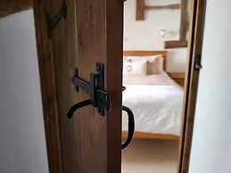 Host Stay Gwenelin Cottage