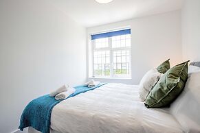Host Stay Croydon Road Apartment
