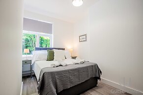 Host Stay Croydon Road Dwelling