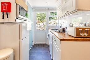 Host Stay Farningham Residence