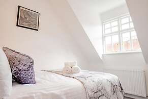 Host Stay New Street Dwelling