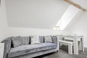 Host Stay New Street Dwelling