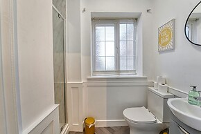 Host Stay Hills Studio