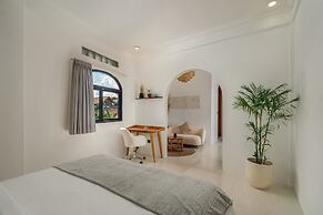 Casa Amor by GORO