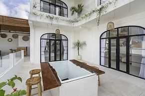 Casa Amor by GORO