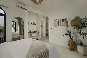 Casa Amor by GORO