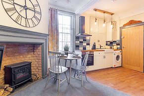 Host Stay Merchant House Studio