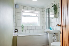 Host Stay Mayfield House