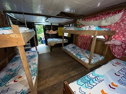 Wira Pora Hostal