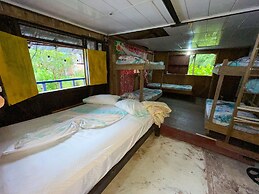 Wira Pora Hostal