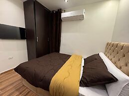New White Pyramids Inn